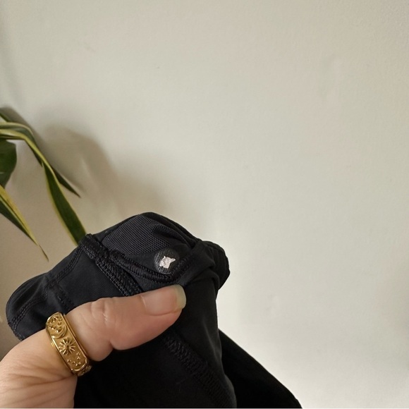 Lululemon Ignite Bra in Black 4 - Picture 7 of 7